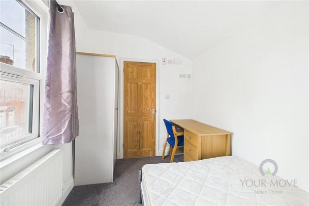 1 bedroom in a house share to rent - Photo 1