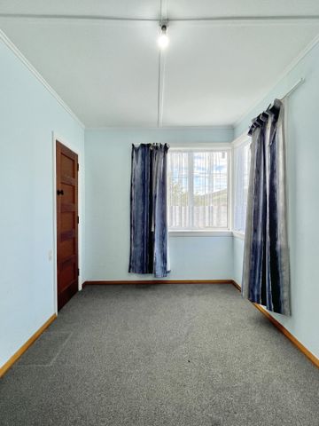 Spacious 3 Bedroom Corner House - Large Section - Photo 4