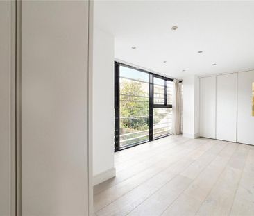 2 bedroom house in St John's Wood - Photo 2