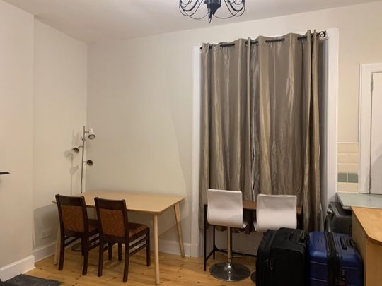 1 Bed Flat, West Crosscauseway, EH8 - Photo 1