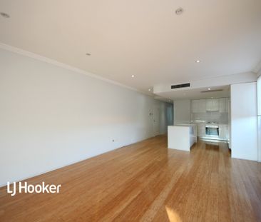 Light filled & Spacious Two Bedroom Apartment ! - Photo 3