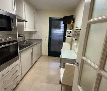 Piso de alquiler en C. Roma, Golf Bahía - Photo 1