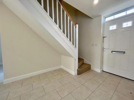 4 bedroom detached house to rent - Photo 4