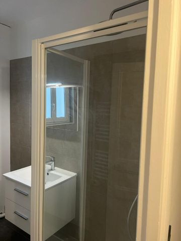 Location Appartement 2 pièces 44m² - Photo 3