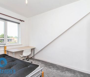 5 bed Mid Terraced House for Rent - Photo 5