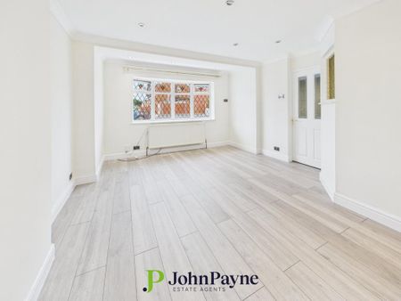 4 bedroom semi-detached house to rent - Photo 3