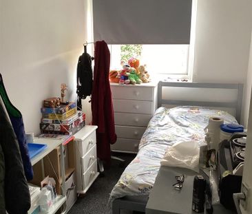 3 bedroom ground floor flat to rent - Photo 5
