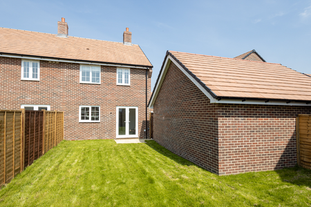 3 bedroom semi-detached house to rent - Photo 5