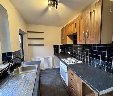 2 bedroom terraced house to rent - Photo 4