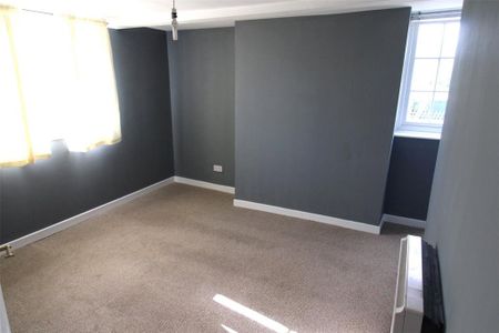 2 bedroom end of terrace house to rent - Photo 4