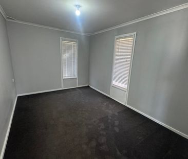 Budget Family Home - Photo 3