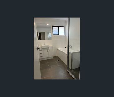 Modern Townhouse Living in a Prime Mango Hill Location - Photo 5