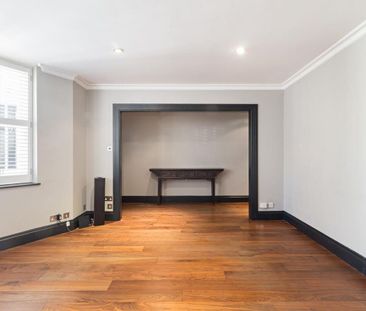 A 2 bedroom garden apartment to rent in Notting Hill, W2. - Photo 2