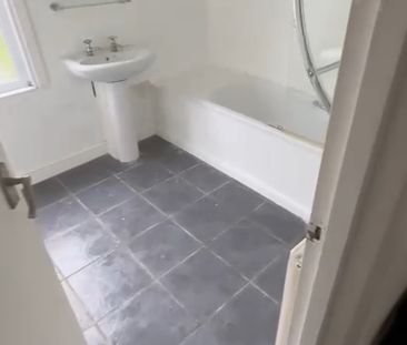 1 Bed Terraced House, Winsdon Road, LU1 - Photo 2