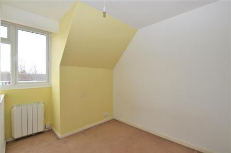 3 bedroom flat to rent - Photo 3