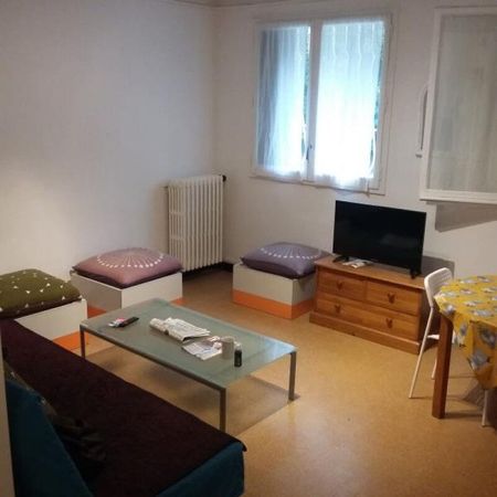 Appartement 3 pièces 60m2 MARSEILLE 8EME 770 euros - Photo 3