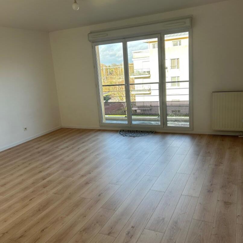 location Appartement T2 DE 43.44m² À ELANCOURT - Photo 1