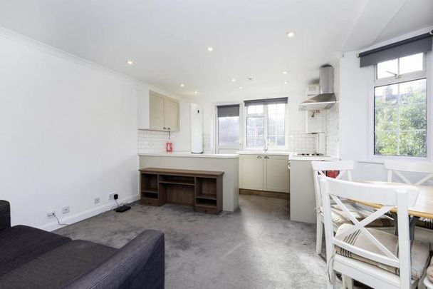 1 Bedroom, 1 bath, 1 reception Flat - Photo 1