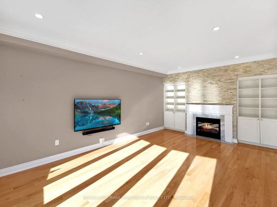 Detached Home For Lease | N9237268 - Photo 1
