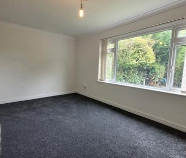 4 bedroom semi-detached house to rent - Photo 3