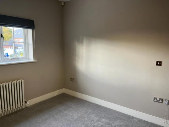 1 bedroom Flat To Let - Photo 1