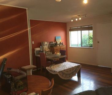 An easy maintained Family home at Holland Park West for rent! - Photo 2