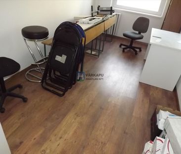 Kiadó részlegesen felújított panel lakás - Székesfehérvár - Photo 3