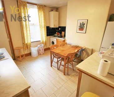 4 bedroom terraced house to rent - Photo 3