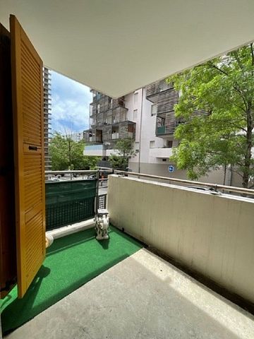 Appartement 2 pièces 44m2 MARSEILLE 15EME 798 euros - Photo 2