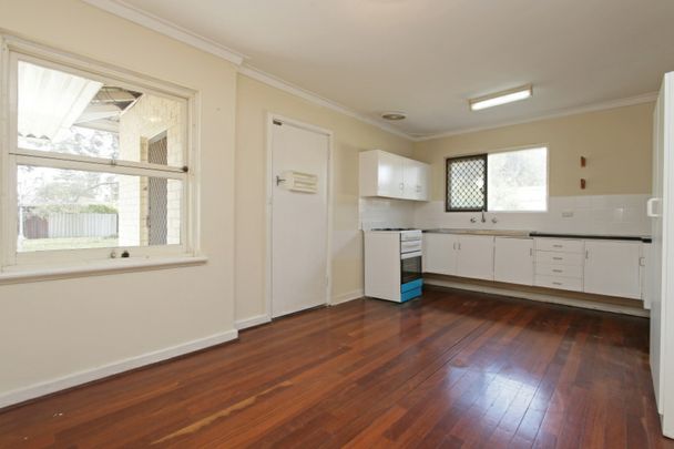 Beautiful Home with Large Backyard & Convenient Access! - Photo 1