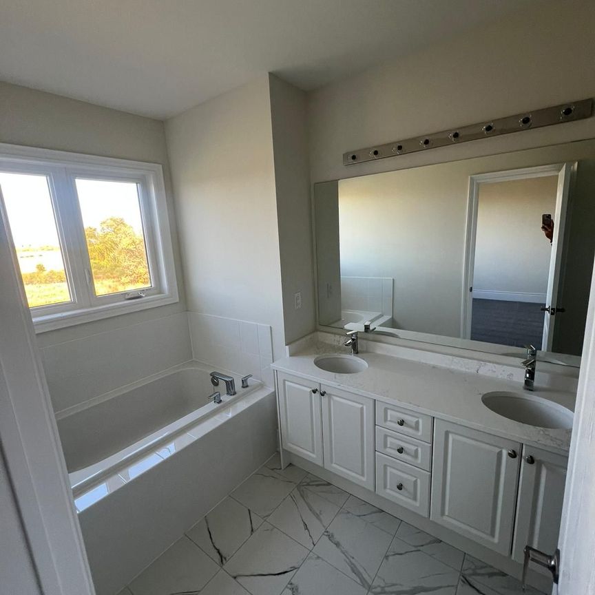 For Lease - 34 Foxsparrow Road, Brampton, Ontario - Photo 1