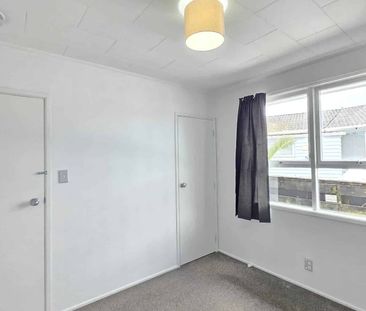 Comfortable & Secure 4-Bedroom Family Home - Photo 1