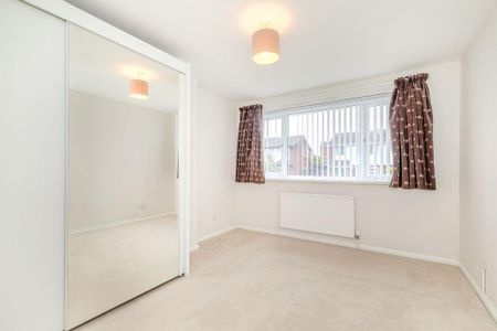 3 bedroom semi-detached house to rent - Photo 3