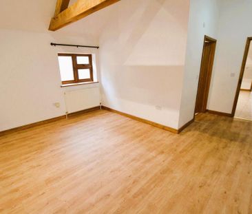 4 bedroom barn conversion to rent - Photo 2