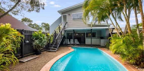 Couples Retreat - Stroll to the Beach - Photo 2