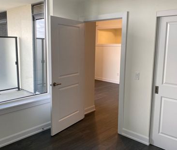 For Lease - 3220 WILLIAM COLTSON Avenue Unit# 501, Oakville, Ontario - Photo 2