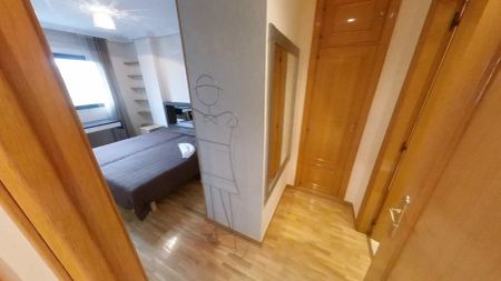 Piso de alquiler en Calle de Rafael Bergamín, San Juan Bautista - Foto 4