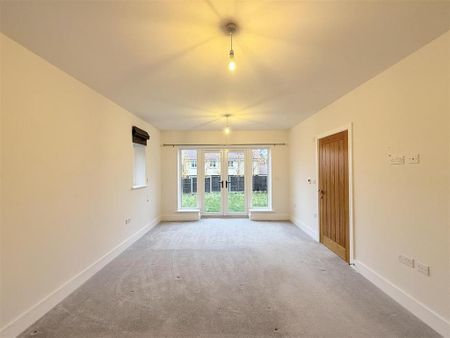 3 bedroom detached house to rent - Photo 3