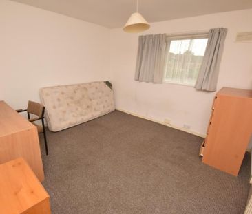 6 bedroom end of terrace house to rent - Photo 2