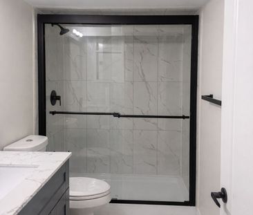 For Lease - 25 Delport Close, Brampton, Ontario - Photo 2