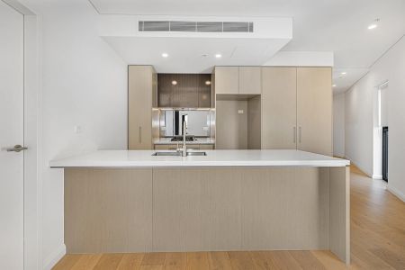 Stylish Ultramodern Two Bedroom Apartment with Elevated Views - Photo 5