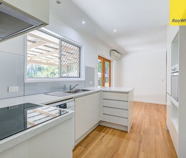 Charming Family Home Close to Everything! - Photo 5