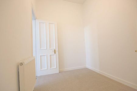 3 bedroom flat to rent - Photo 5