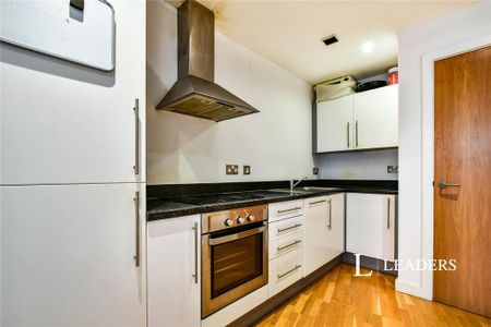 1 bedroom flat to rent - Photo 5