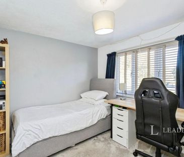 4 bedroom house to rent Fern Drive, Havant, Hampshire, PO9 - Photo 4