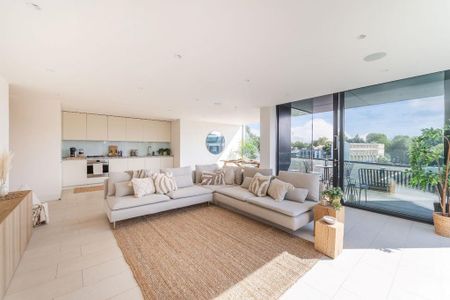 3 bedroom flat to rent - Photo 2