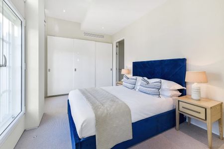 Swallow Street, London, W1B - Photo 4