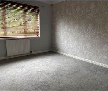 3 bedroom flat to rent - Photo 5