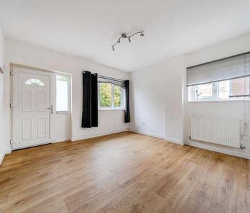 Burford Road, Lechlade, GL7 - Photo 1