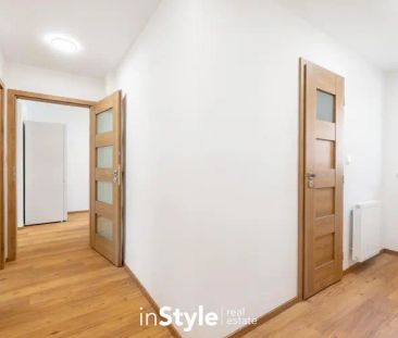 Pronájem kompletně zrekonstruovaného bytu 3+1, ulice Jana Žižky, Uh... - Photo 4